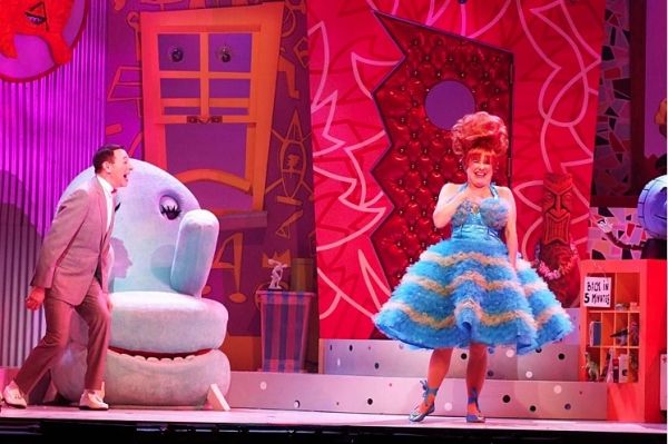 Paul Reubens as Pee-Wee Herman and Lynne Marie Stewart as Miss Yvonne Photo